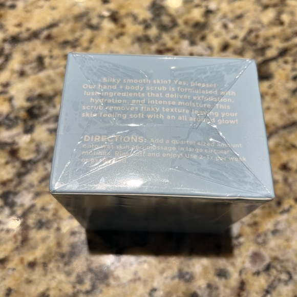 NWT Glow on 5th Beauty Hand + Body Scrub Shea Butter Green Tea Extract Skincare - Picture 7 of 9